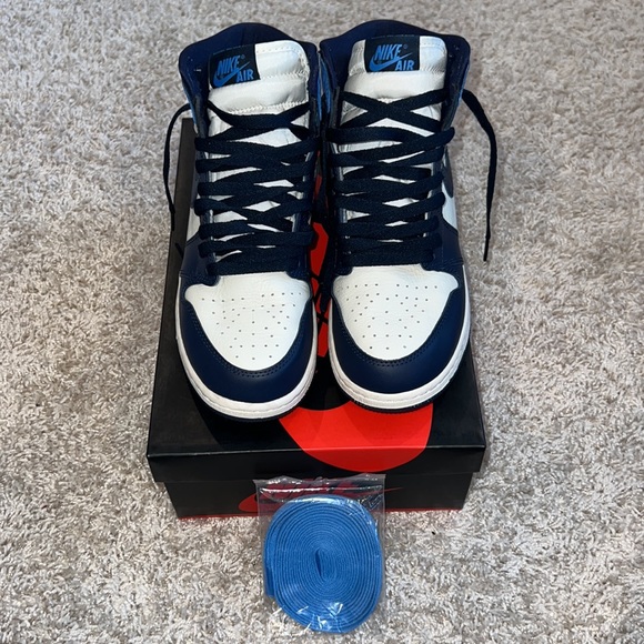 Air Jordan 1 Retro High OG - Picture 1 of 13